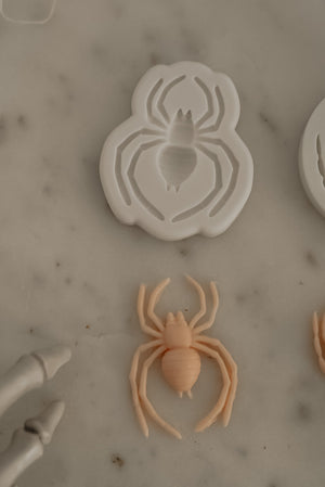 “Creepy Spider” mold